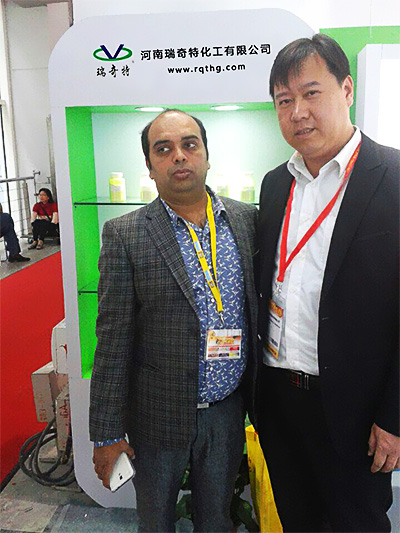 瑞奇特總經(jīng)理與印度塑料行業(yè)會長合影留念
